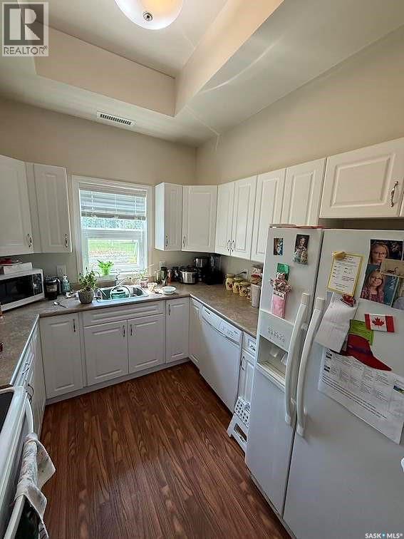 8 1802 106th Street, North Battleford, Saskatchewan  S6H 3N8 - Photo 5 - SK044579