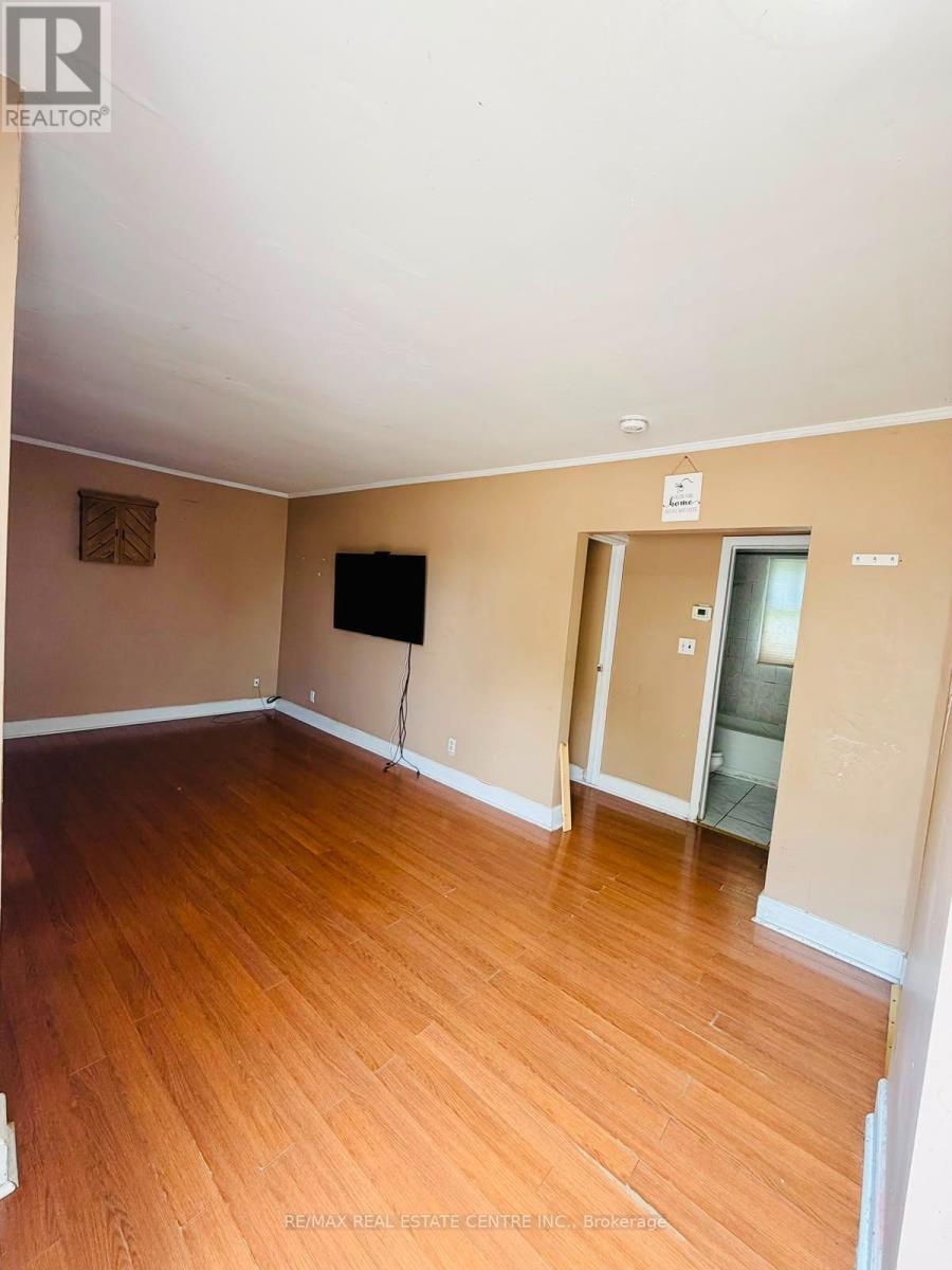 7118 Goreway Drive, Mississauga, Ontario  L4T 2T6 - Photo 12 - W13574186