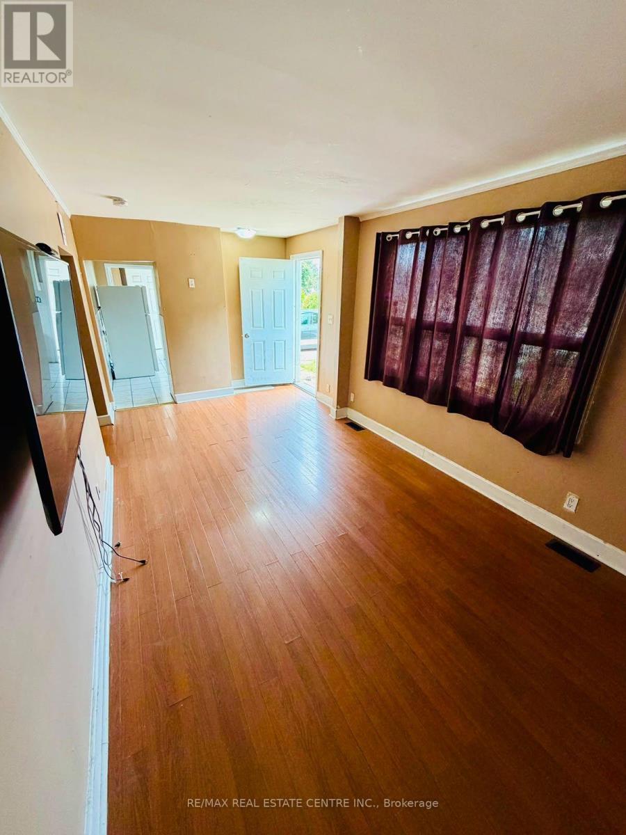 7118 Goreway Drive, Mississauga, Ontario  L4T 2T6 - Photo 7 - W13574186