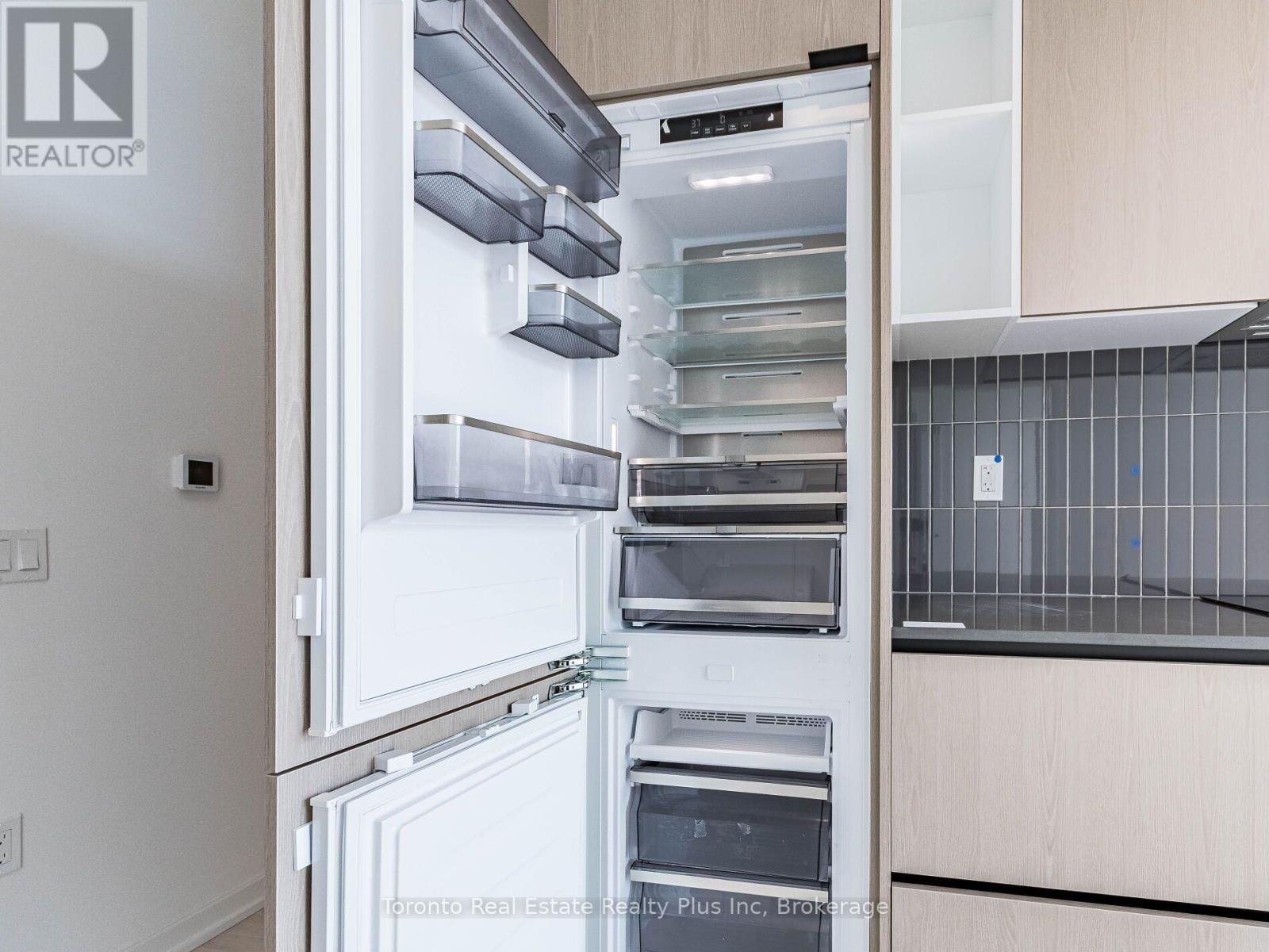 2411 - 10 Graphophone Grove, Toronto, Ontario  M6H 0E5 - Photo 13 - W13640078
