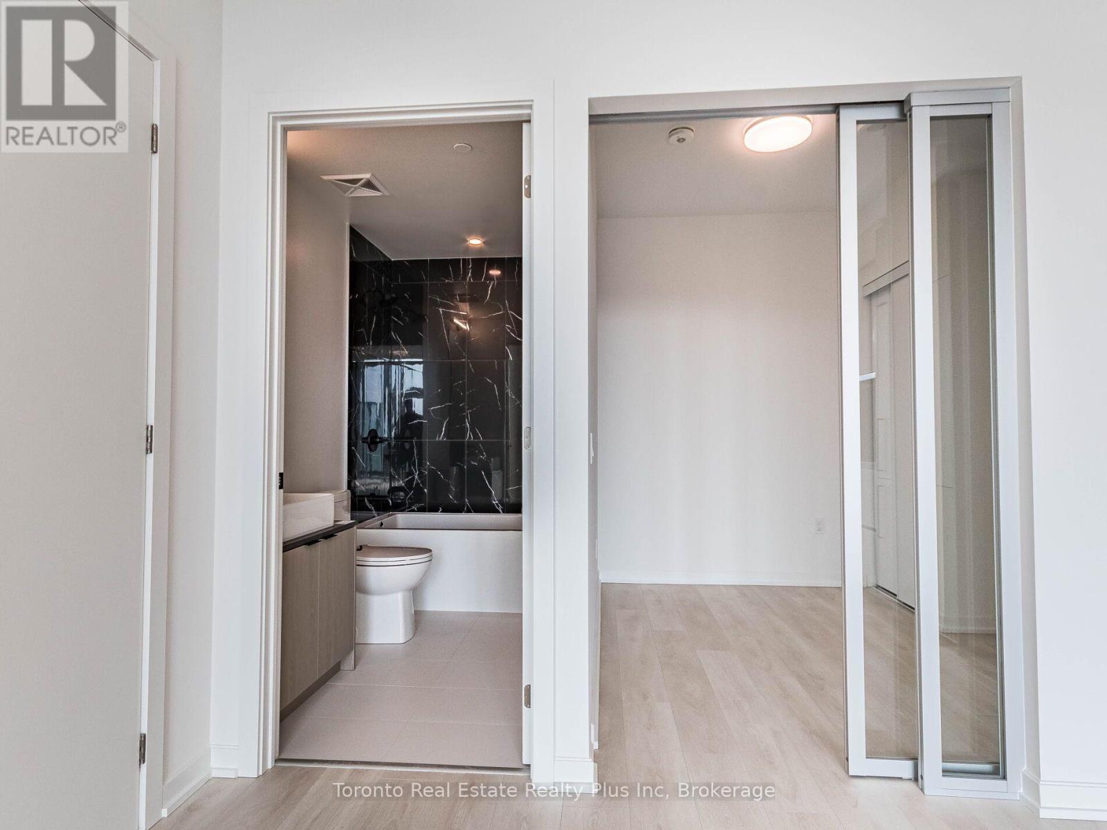 2411 - 10 Graphophone Grove, Toronto, Ontario  M6H 0E5 - Photo 25 - W13640078