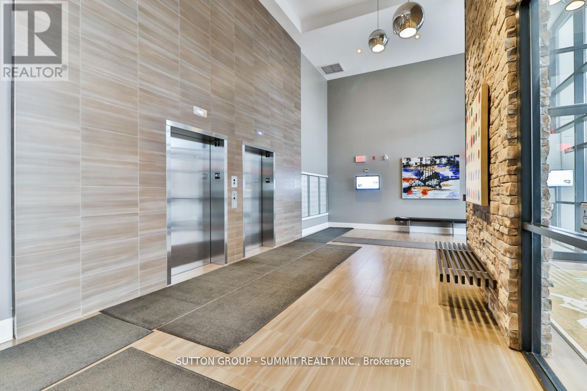 124 - 128 Garden Drive, Oakville, Ontario  L6K 2W5 - Photo 2 - W13640104