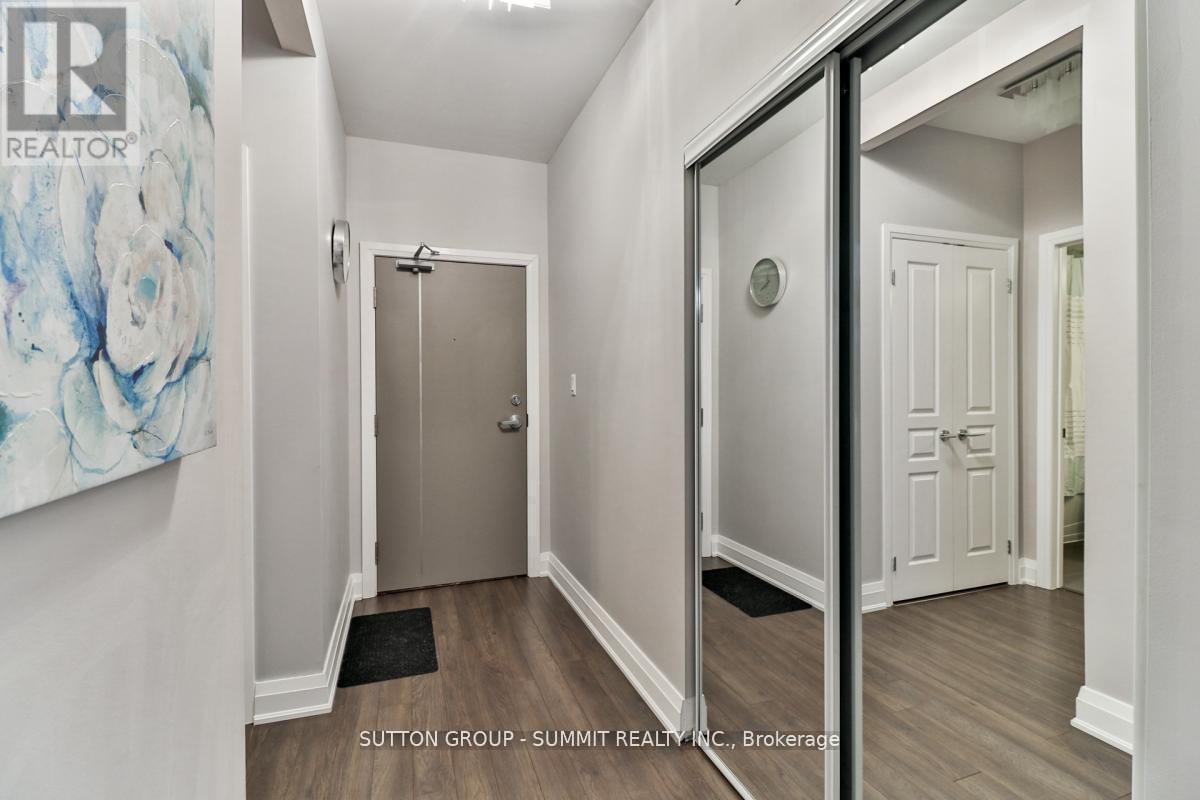 124 - 128 Garden Drive, Oakville, Ontario  L6K 2W5 - Photo 3 - W13640104