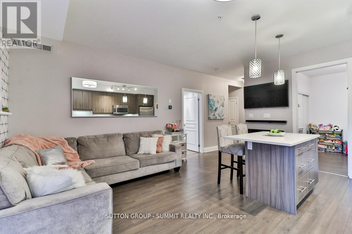 124 - 128 Garden Drive, Oakville, Ontario  L6K 2W5 - Photo 4 - W13640104