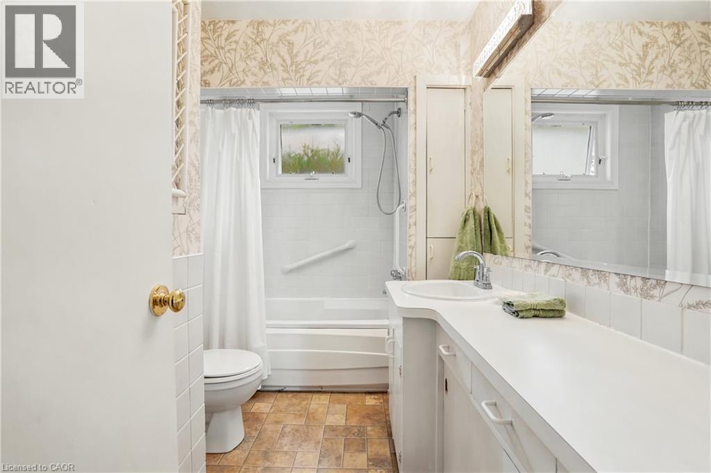 227 Glancaster Road, Ancaster, Ontario  L9G 3K9 - Photo 19 - 40834537