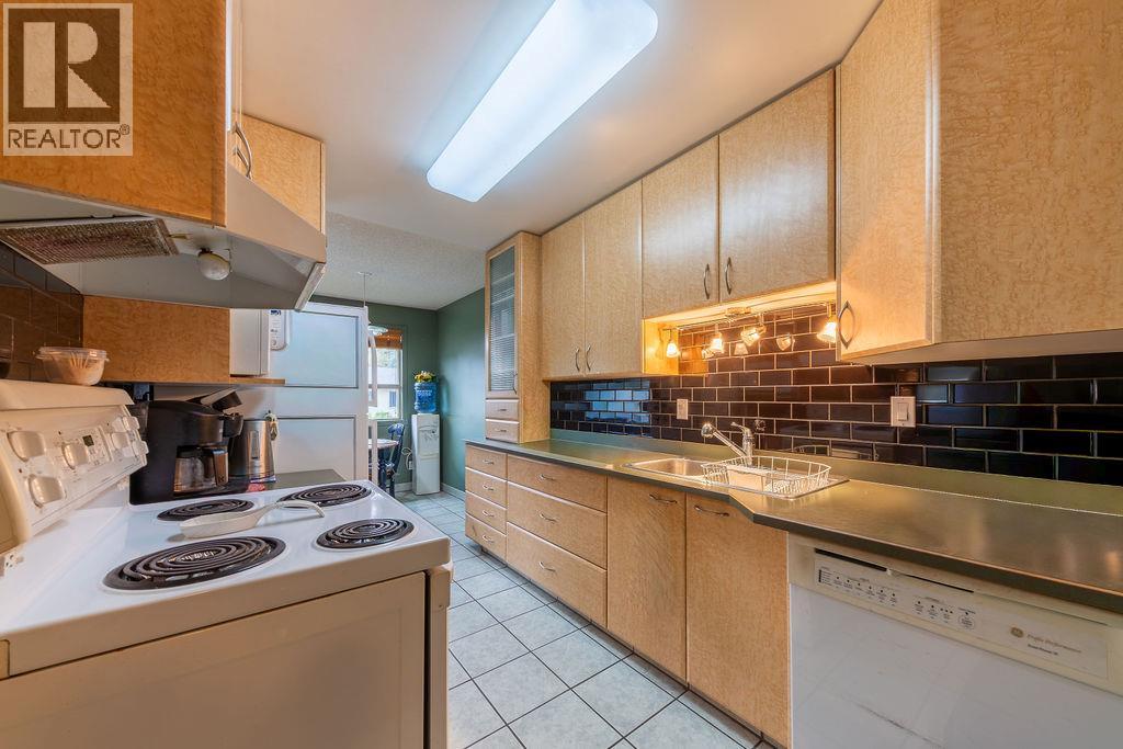 1278 Monashee Court, Kamloops, British Columbia  V2C 6B4 - Photo 9 - 10388947