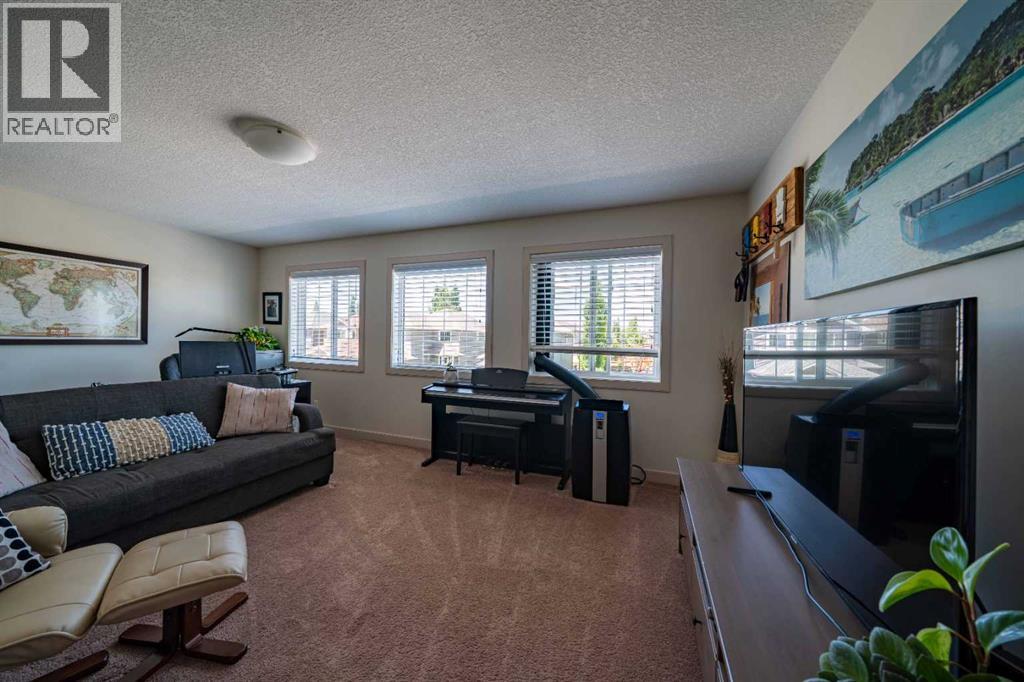 144 Everhollow Street SW, Calgary, Alberta  T2Y 0B1 - Photo 17 - A2329854