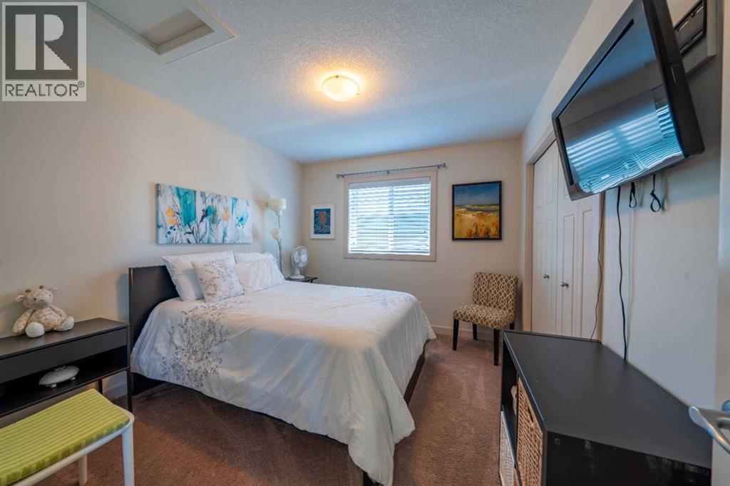 144 Everhollow Street SW, Calgary, Alberta  T2Y 0B1 - Photo 14 - A2329854