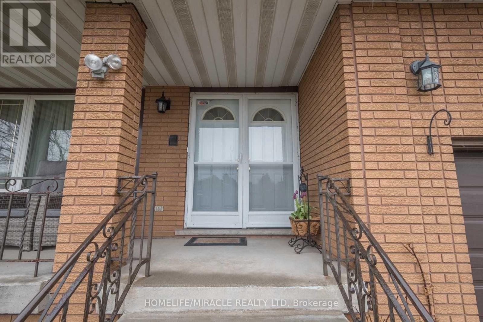575 Upper Horning Road, Hamilton, Ontario  L9C 7P8 - Photo 2 - X13640052