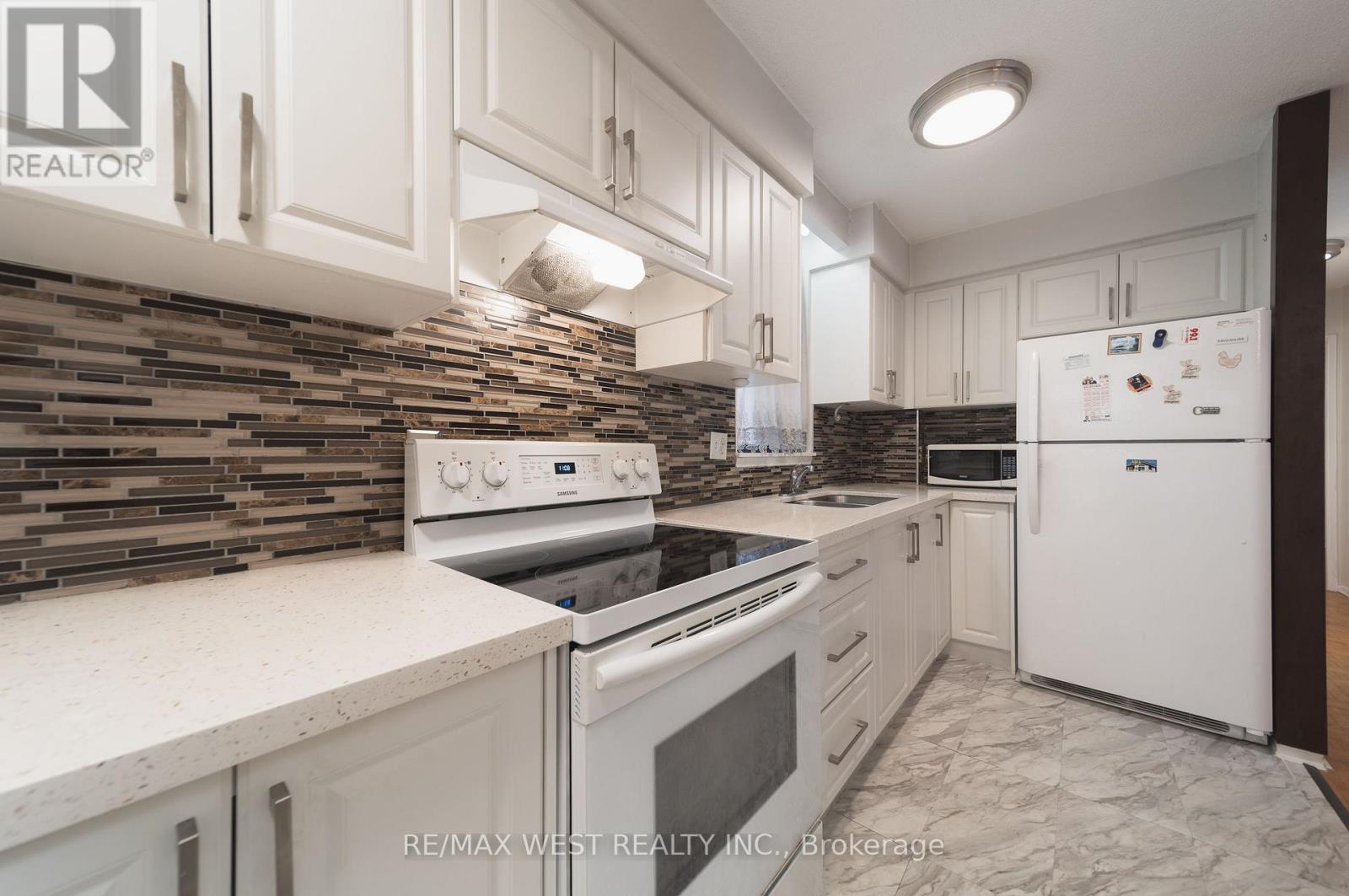 1-202 - 50 OLD KINGSTON ROAD, Toronto, Ontario