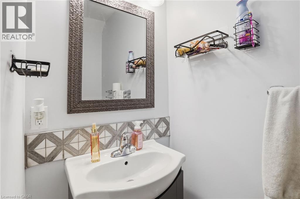 445 Stone Church Road W Unit# 19, Hamilton, Ontario  L9B 2L5 - Photo 12 - 40853518