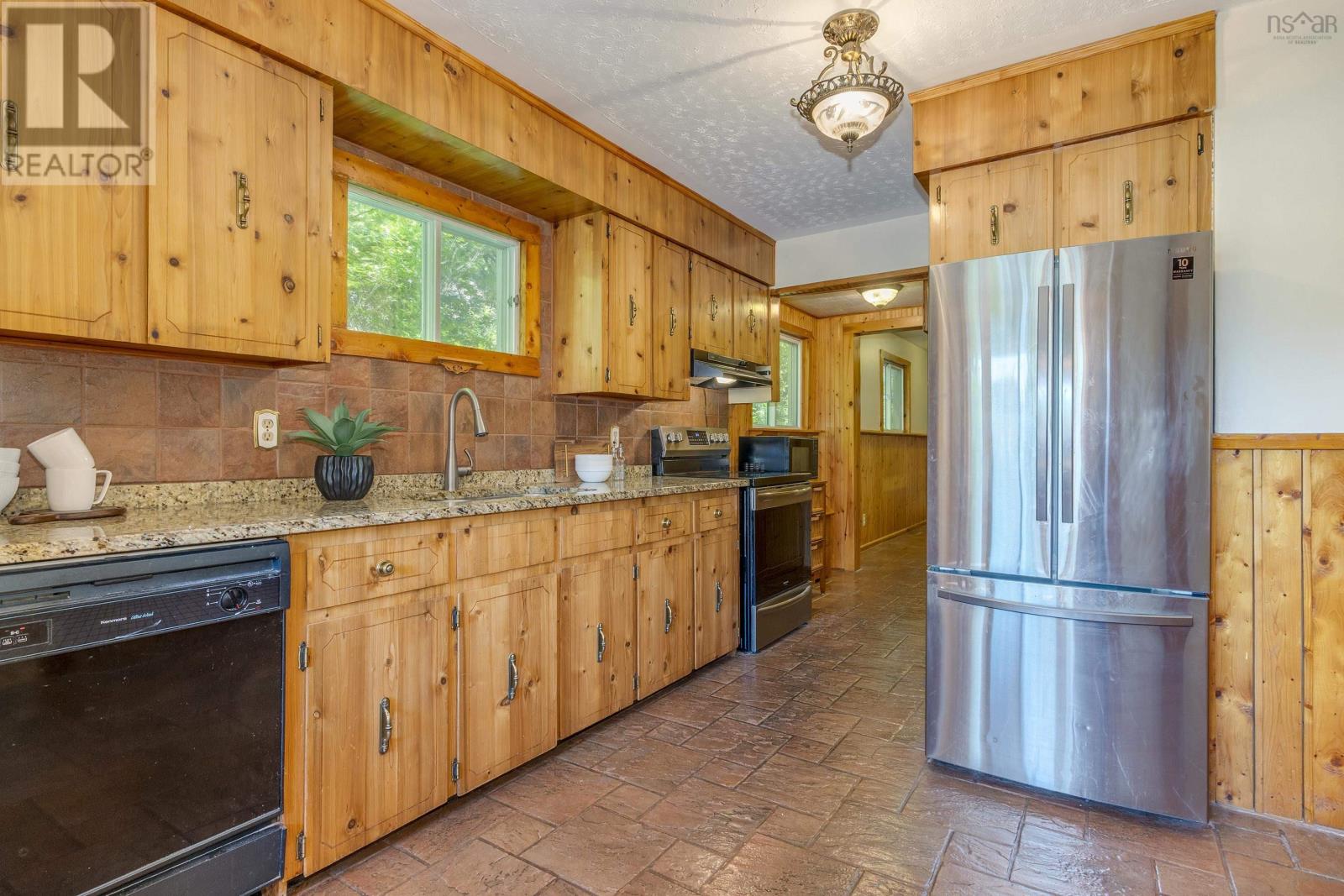 1645 St Margarets Bay Road, Timberlea, Nova Scotia  B3T 1B4 - Photo 18 - 202619445