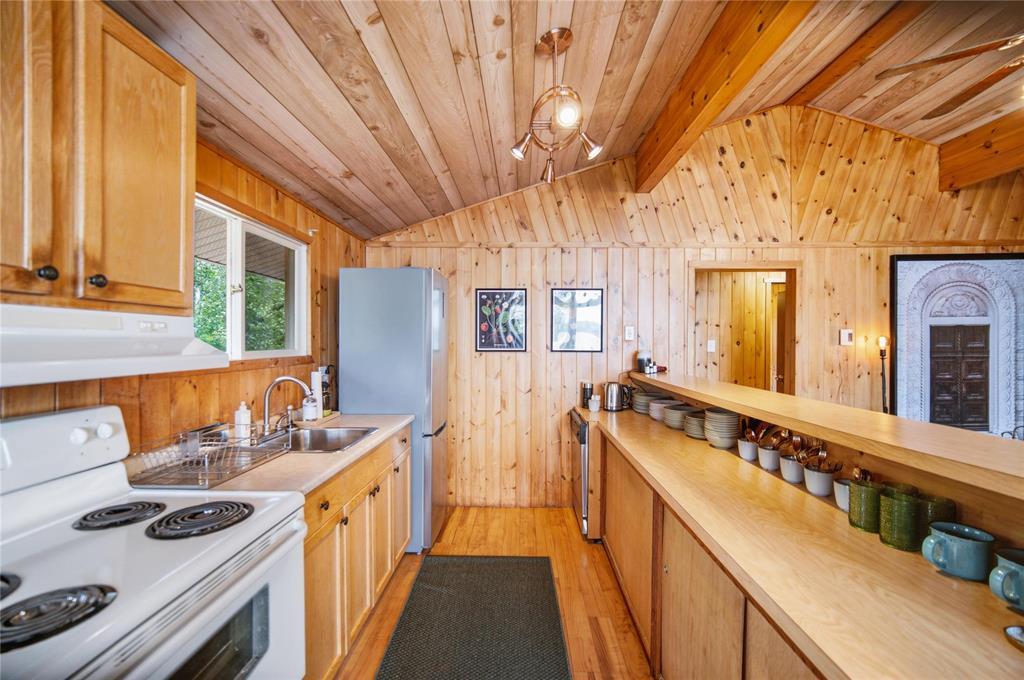 13 Block 3 Road, Whiteshell Provincial Pk, Manitoba  R0E 1N0 - Photo 11 - 202619533