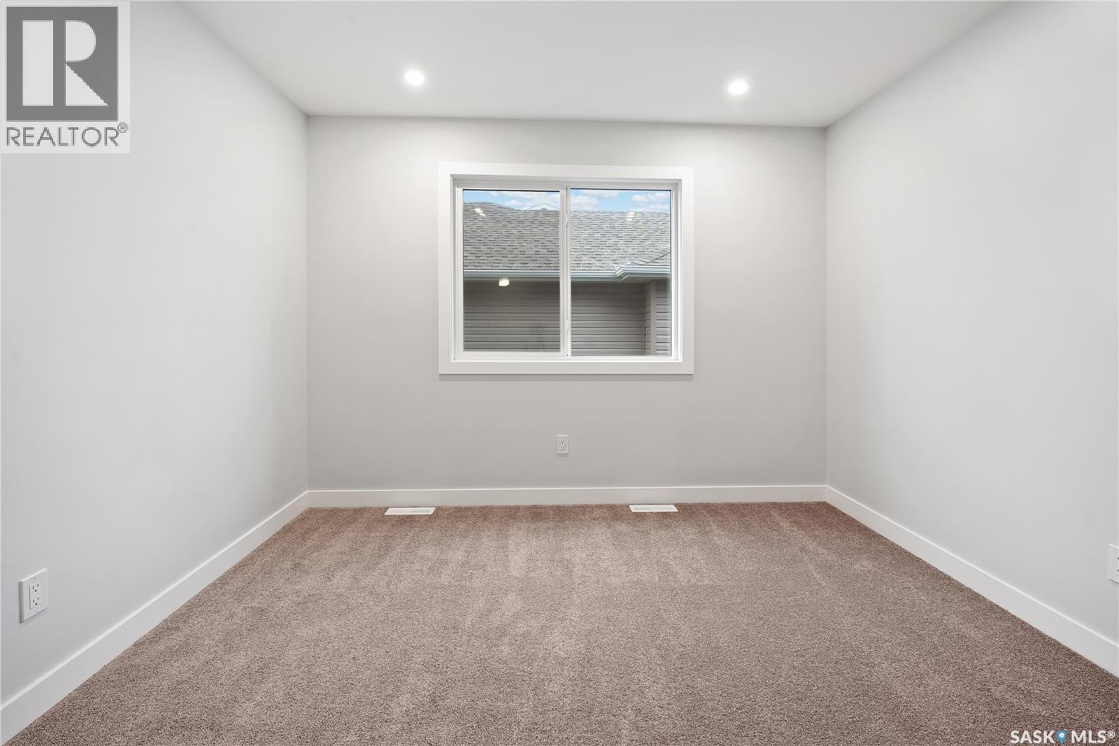 2921 Green Turtle Road, Regina, Saskatchewan  S4V 4G5 - Photo 19 - SK044513