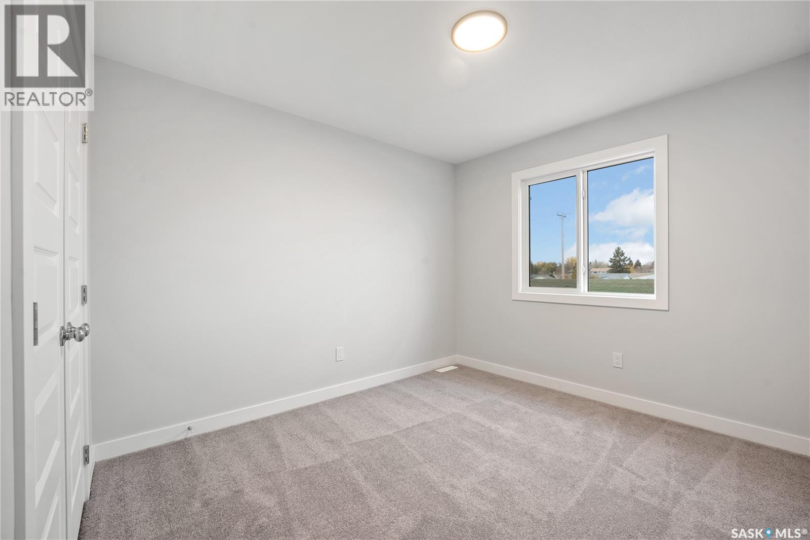 2921 Green Turtle Road, Regina, Saskatchewan  S4V 4G5 - Photo 30 - SK044513