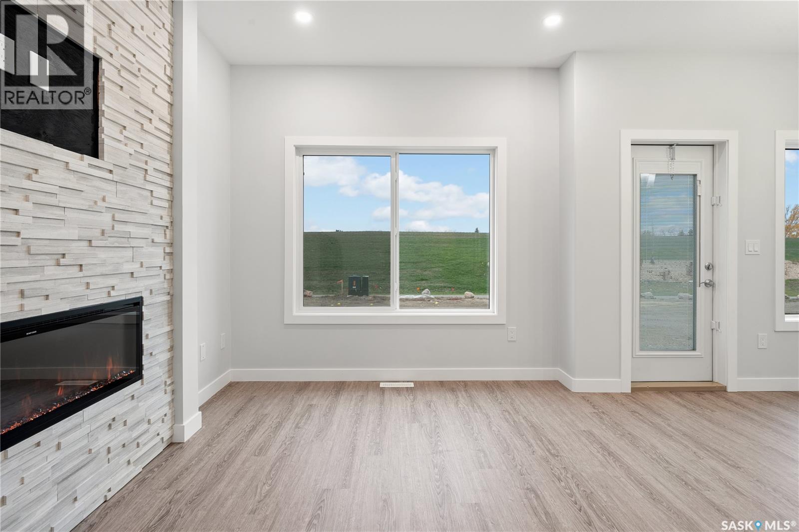 2921 Green Turtle Road, Regina, Saskatchewan  S4V 4G5 - Photo 6 - SK044513