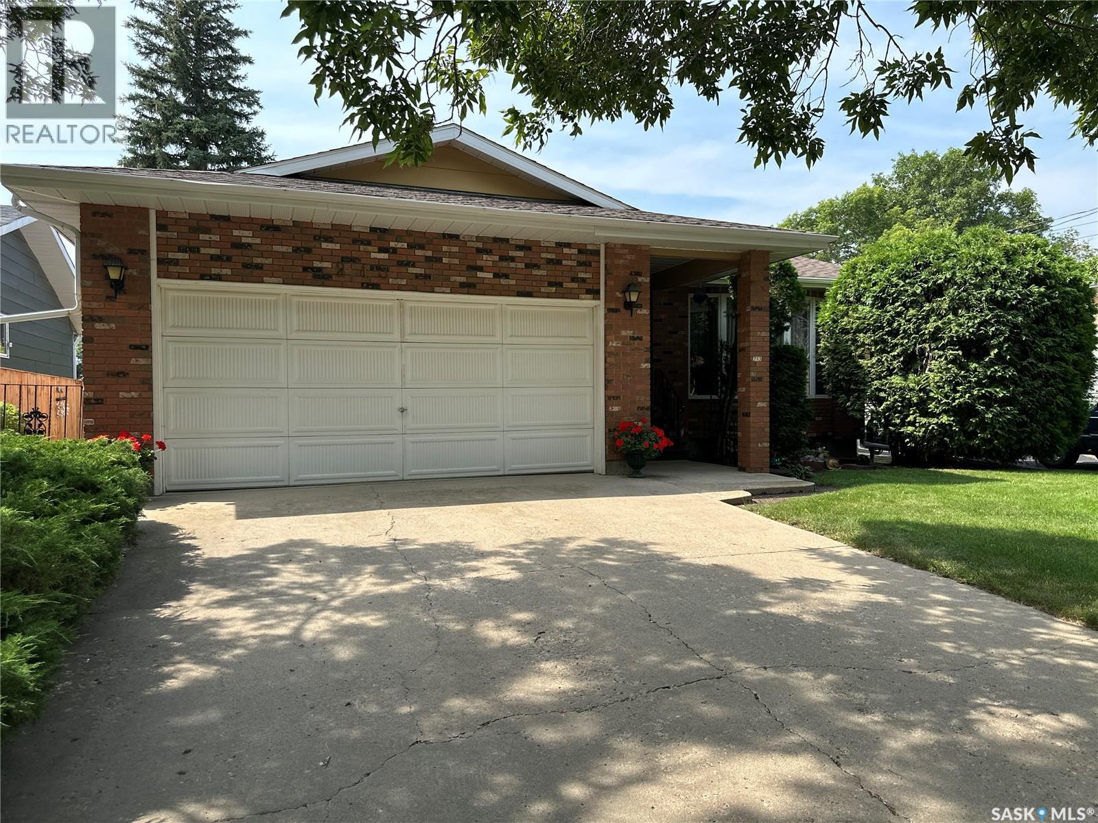 213 5th STREET, weyburn, Saskatchewan