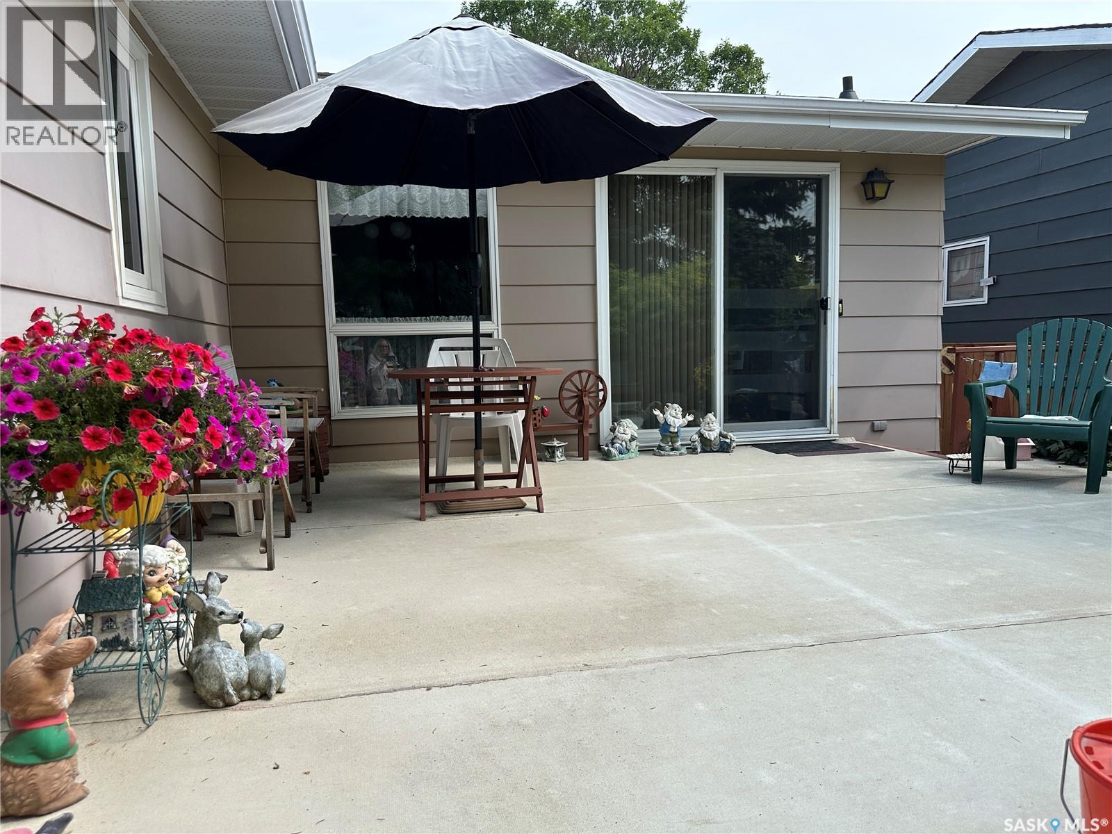 213 5th Street, Weyburn, Saskatchewan  S4H 0Z4 - Photo 38 - SK044469