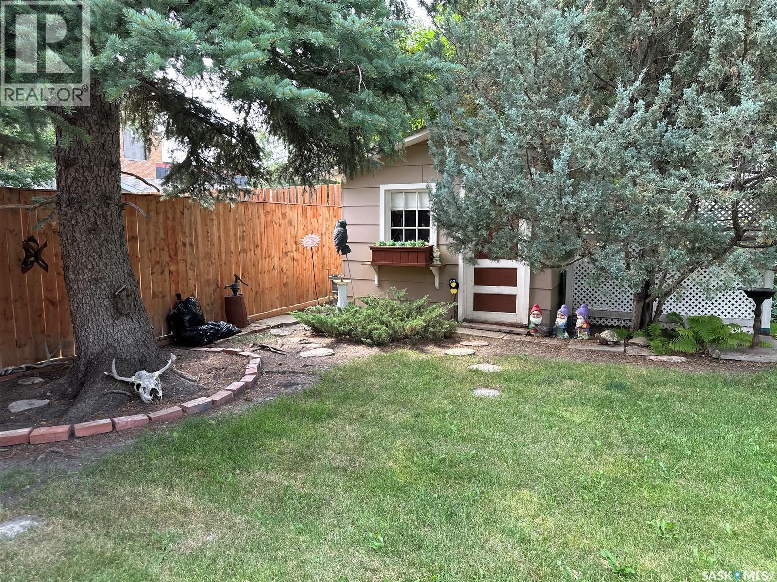 213 5th Street, Weyburn, Saskatchewan  S4H 0Z4 - Photo 45 - SK044469