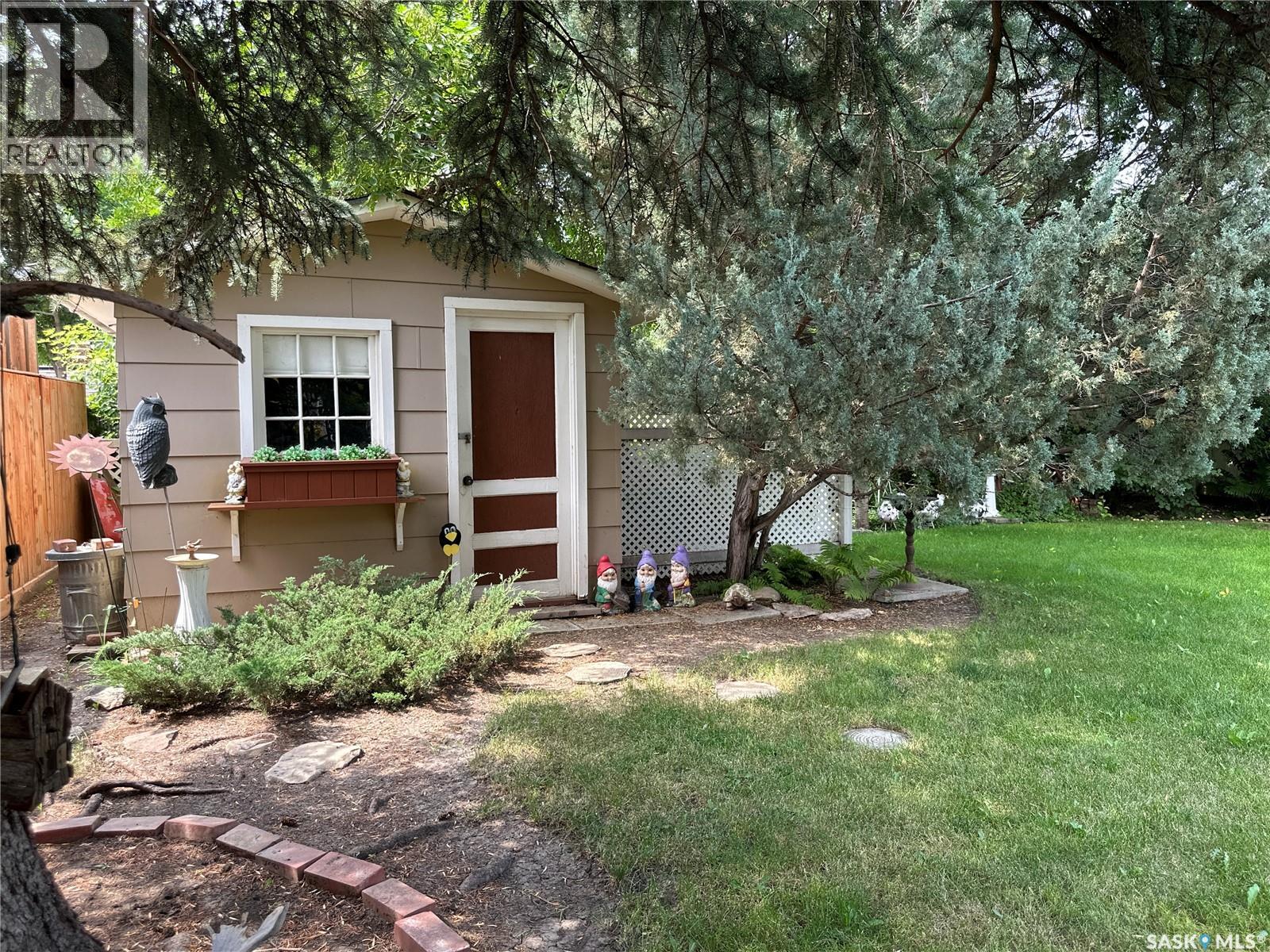 213 5th Street, Weyburn, Saskatchewan  S4H 0Z4 - Photo 46 - SK044469