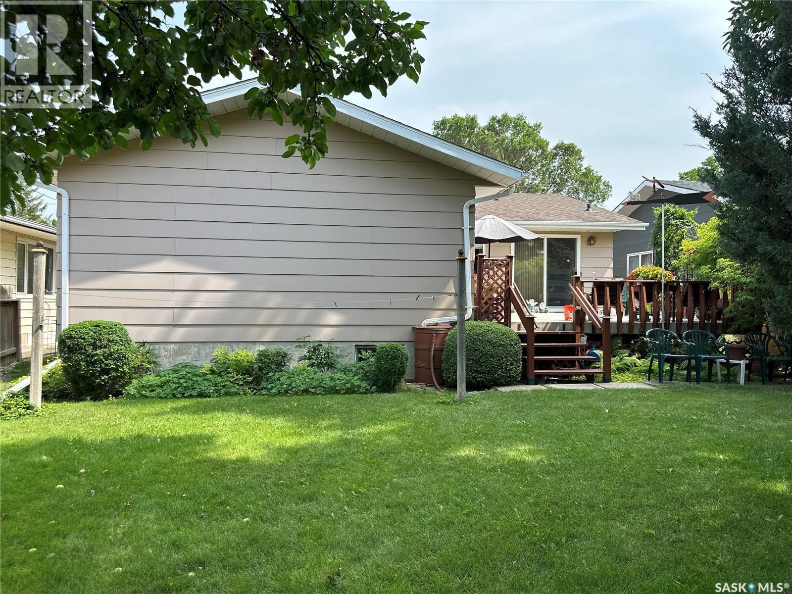 213 5th Street, Weyburn, Saskatchewan  S4H 0Z4 - Photo 47 - SK044469