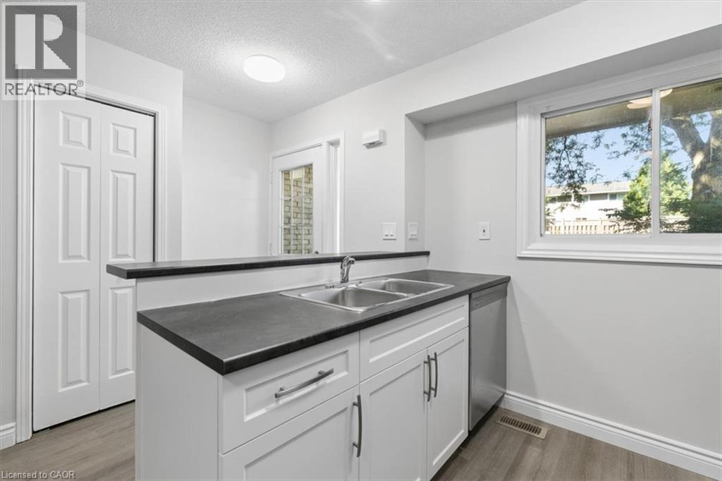 211 Veronica Drive Unit# 8, Kitchener, Ontario  N2A 2R8 - Photo 7 - 40852159