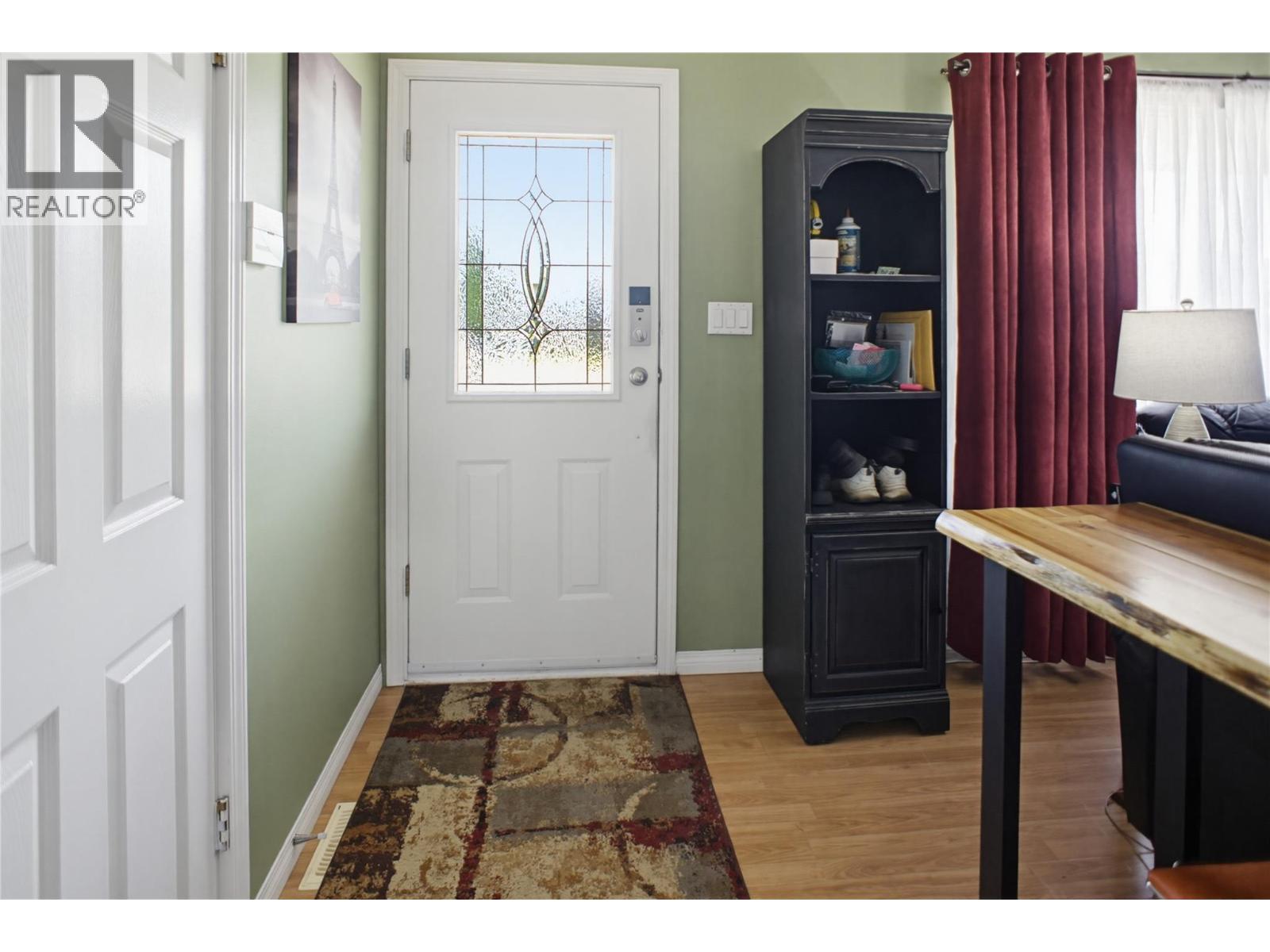 1684 Greenfield Avenue, Kamloops, British Columbia  V2B 4N6 - Photo 7 - 10394750
