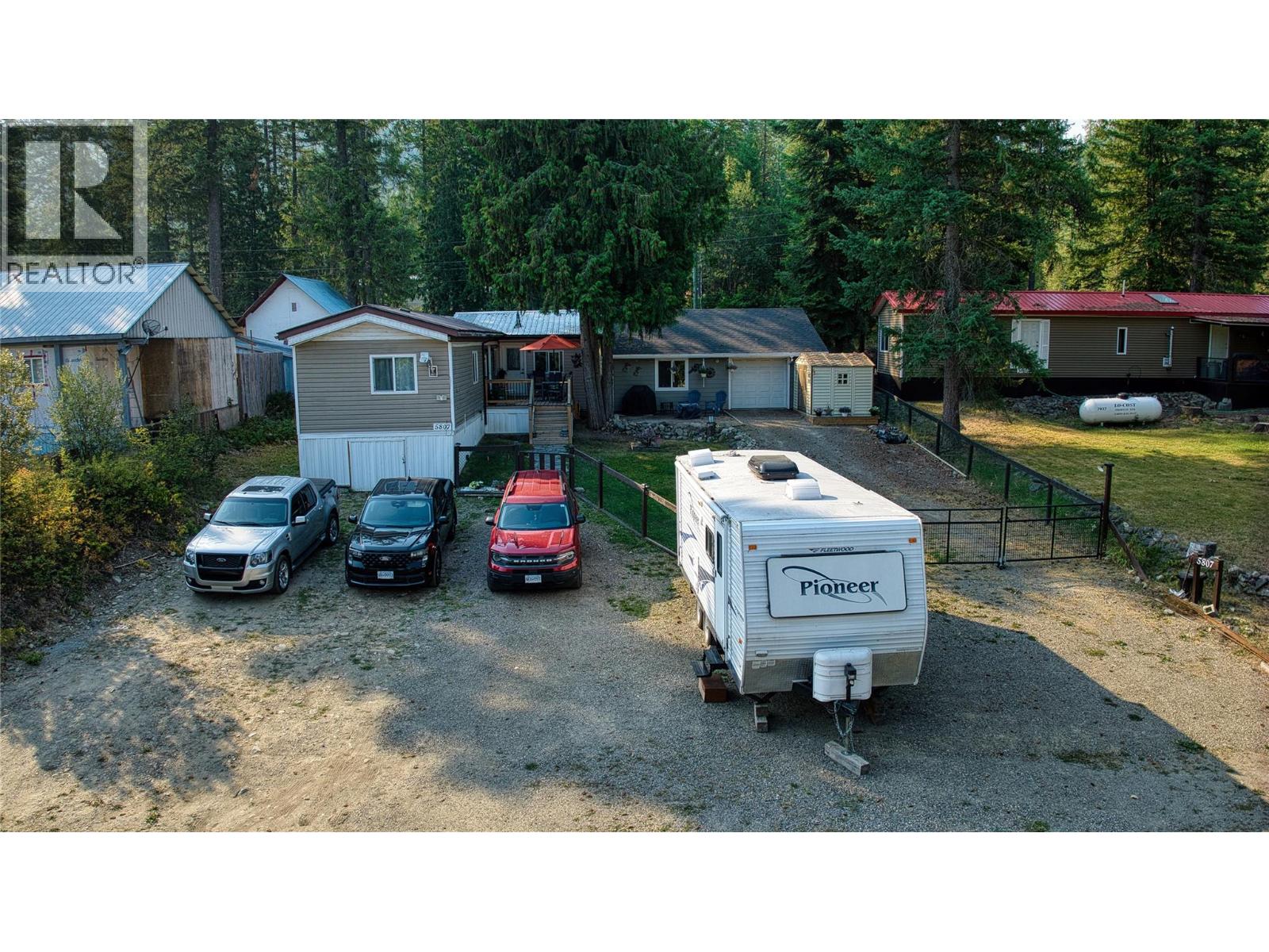 5807 Birch Avenue, Kitchener, British Columbia V0B 1W1 - Photo 36 - 10396733