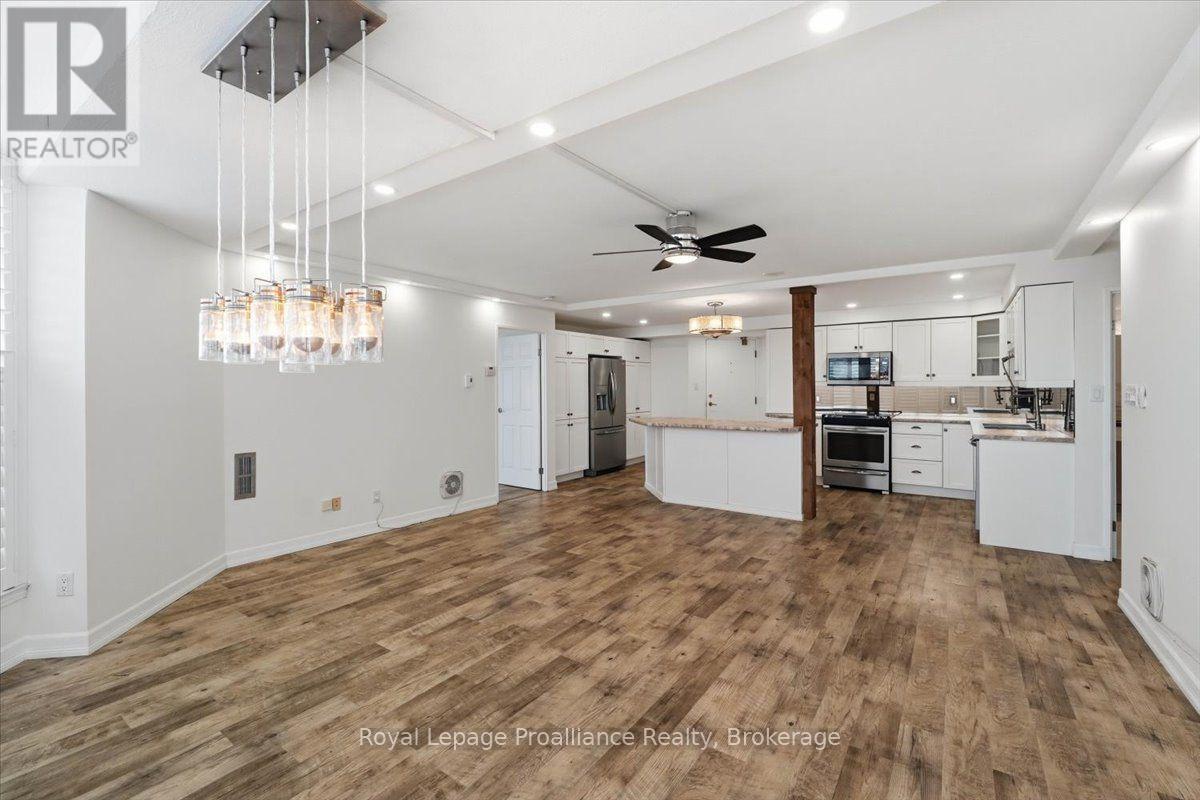 504 - 350 Front Street, Belleville, Ontario  K8N 5M5 - Photo 2 - X13640308