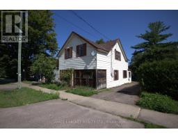 979 LEA STREET, Pembroke, Ontario