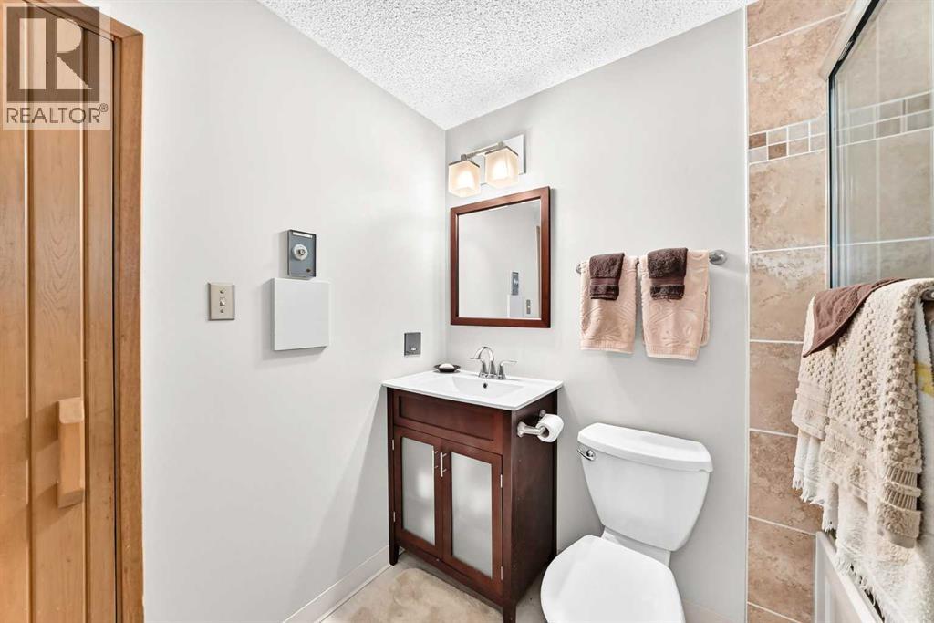 39 Deer Run Place SE, Calgary, Alberta  T2J 5R2 - Photo 33 - A2327207