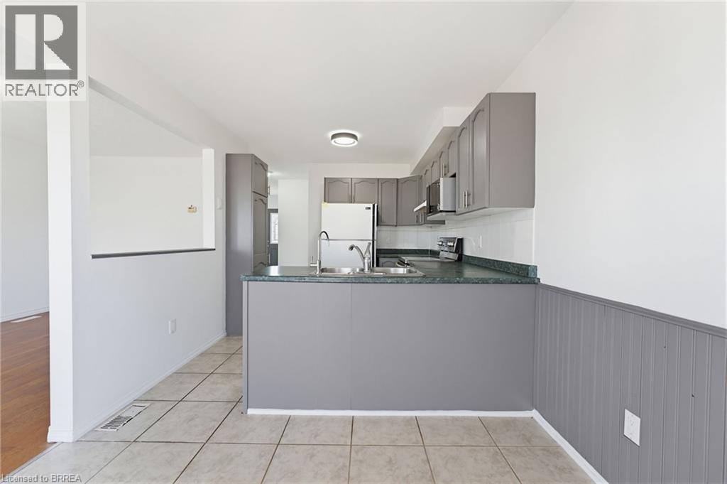 25 Anastasia Crescent, Brantford, Ontario  N3P 2A9 - Photo 12 - 40826513
