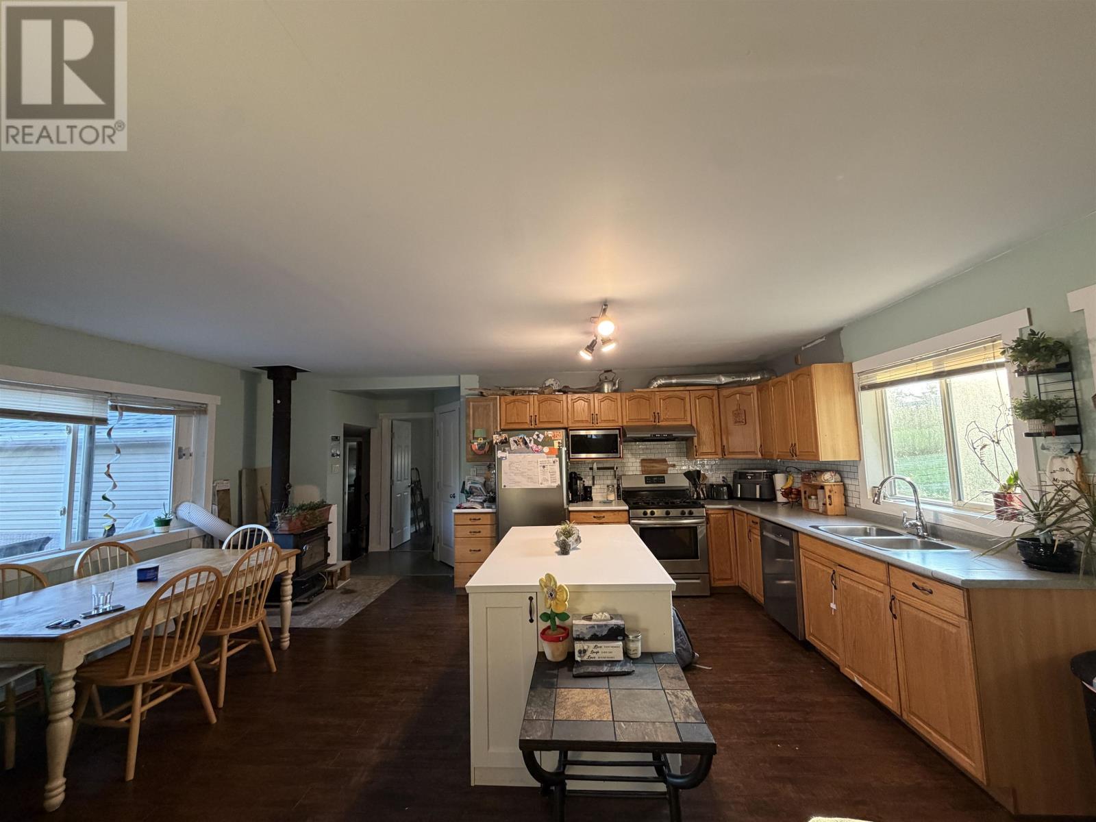 16 James Road, Kenora, Ontario  P9N 0E2 - Photo 4 - TB2602203