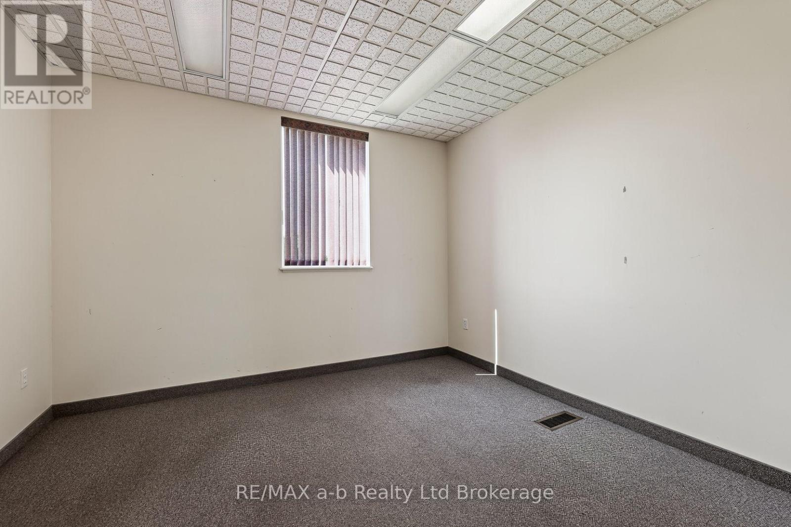 35 Springbank Avenue N, Woodstock, Ontario  N4S 7P6 - Photo 10 - X13640226