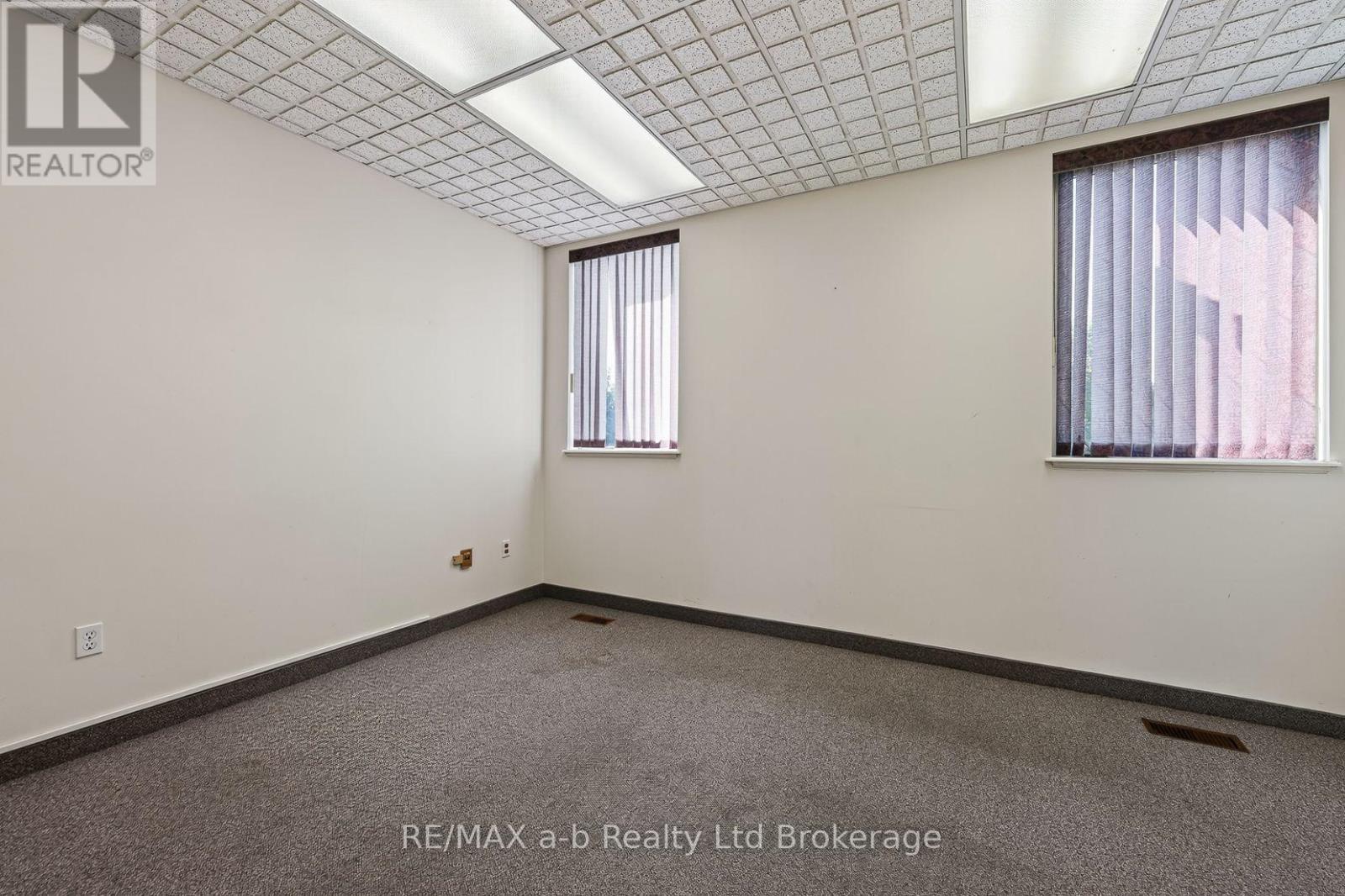 35 Springbank Avenue N, Woodstock, Ontario  N4S 7P6 - Photo 11 - X13640226