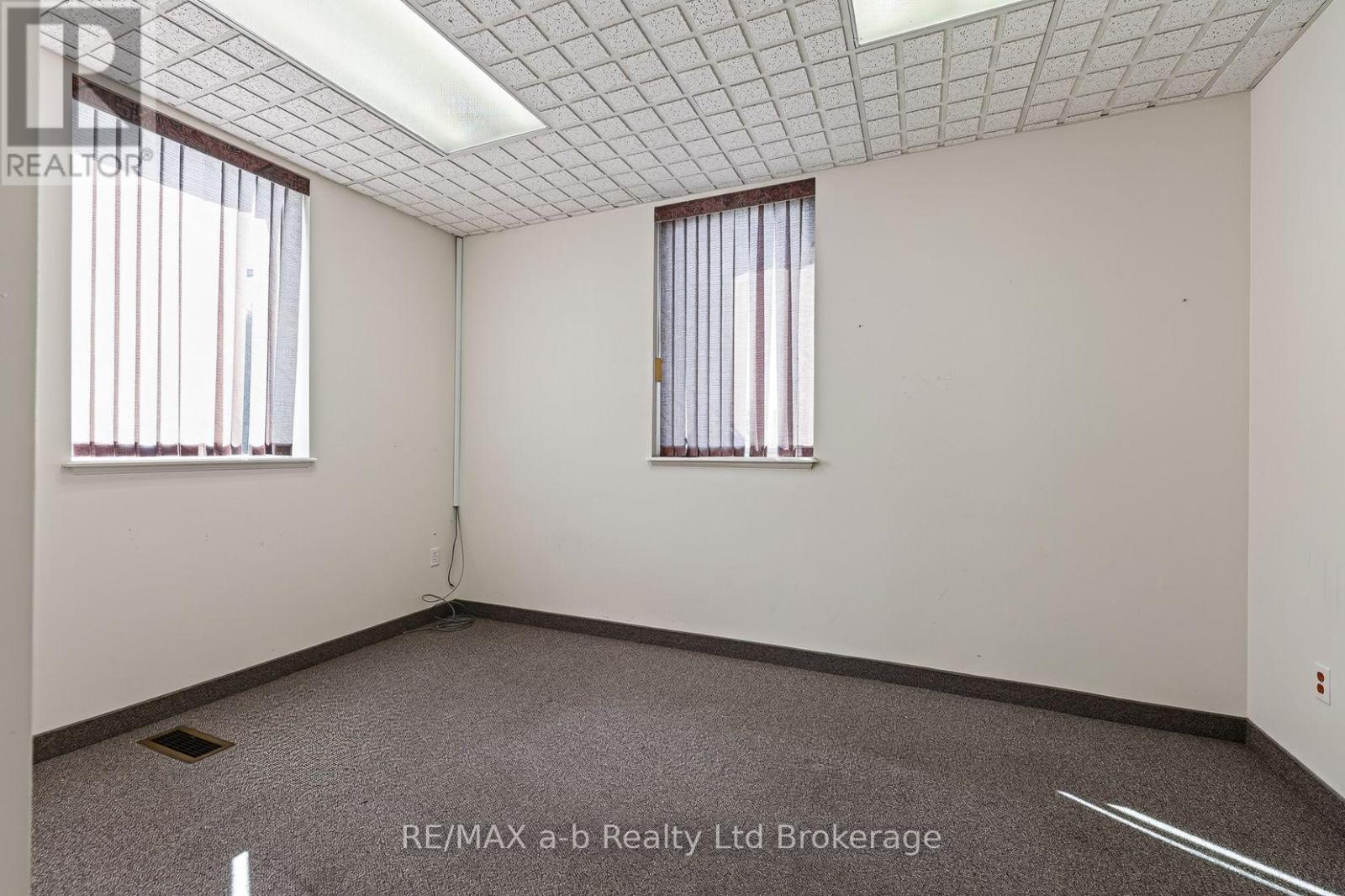 35 Springbank Avenue N, Woodstock, Ontario  N4S 7P6 - Photo 12 - X13640226