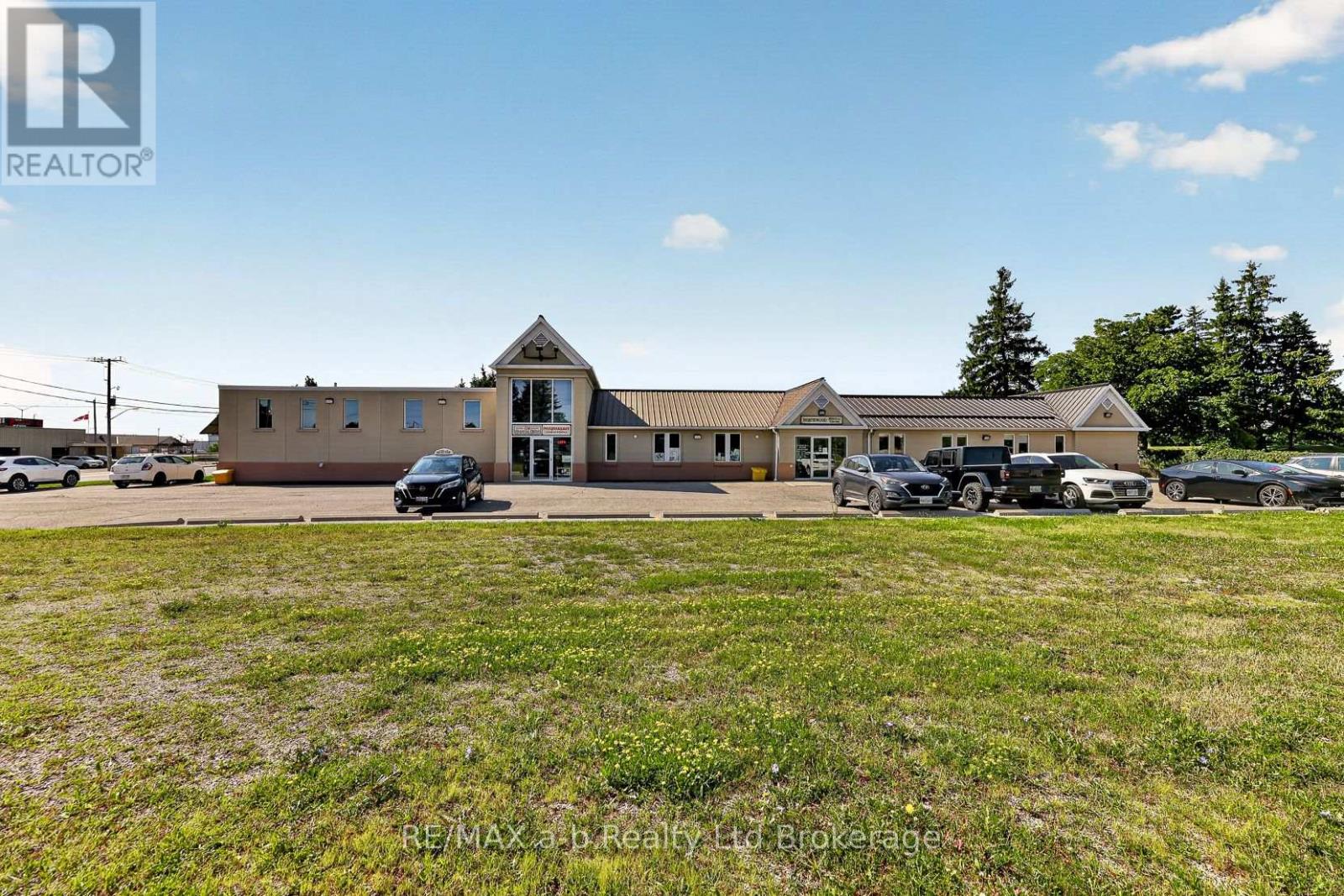 35 Springbank Avenue N, Woodstock, Ontario  N4S 7P6 - Photo 4 - X13640226