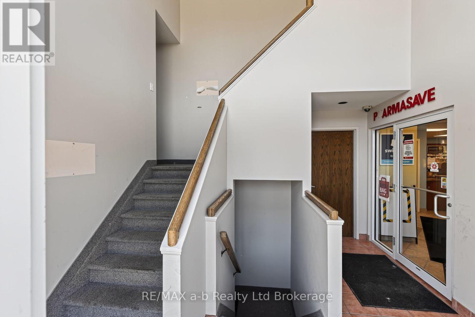 35 Springbank Avenue N, Woodstock, Ontario  N4S 7P6 - Photo 6 - X13640226