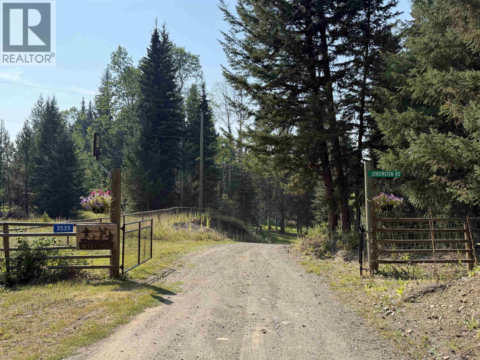 3535 Westwick Pit Road, 150 Mile House, British Columbia  V0K 2G0 - Photo 2 - R3152809