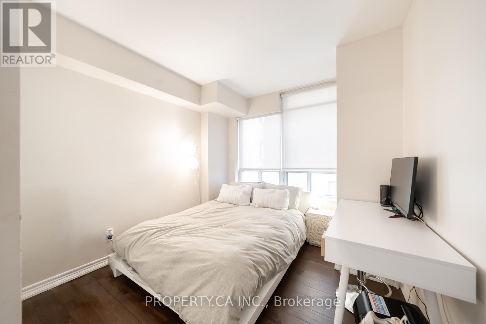 202 - 60 St Clair Avenue W, Toronto, Ontario  M4V 1M1 - Photo 11 - C13077320