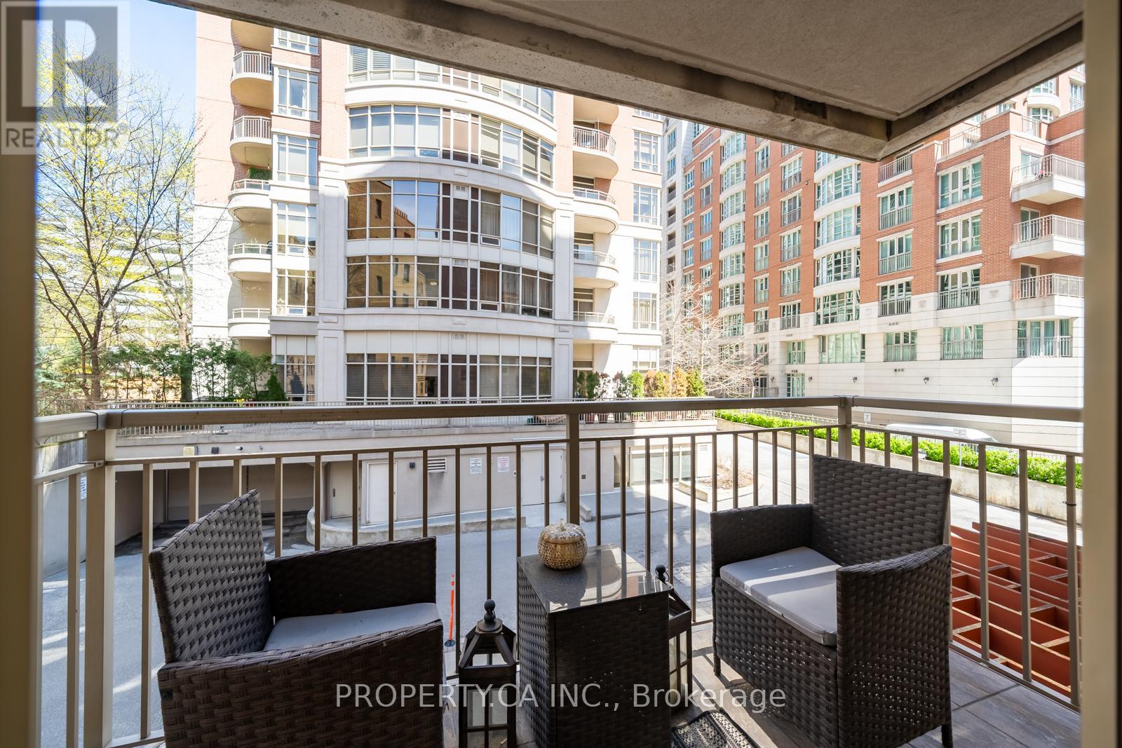202 - 60 St Clair Avenue W, Toronto, Ontario  M4V 1M1 - Photo 15 - C13077320