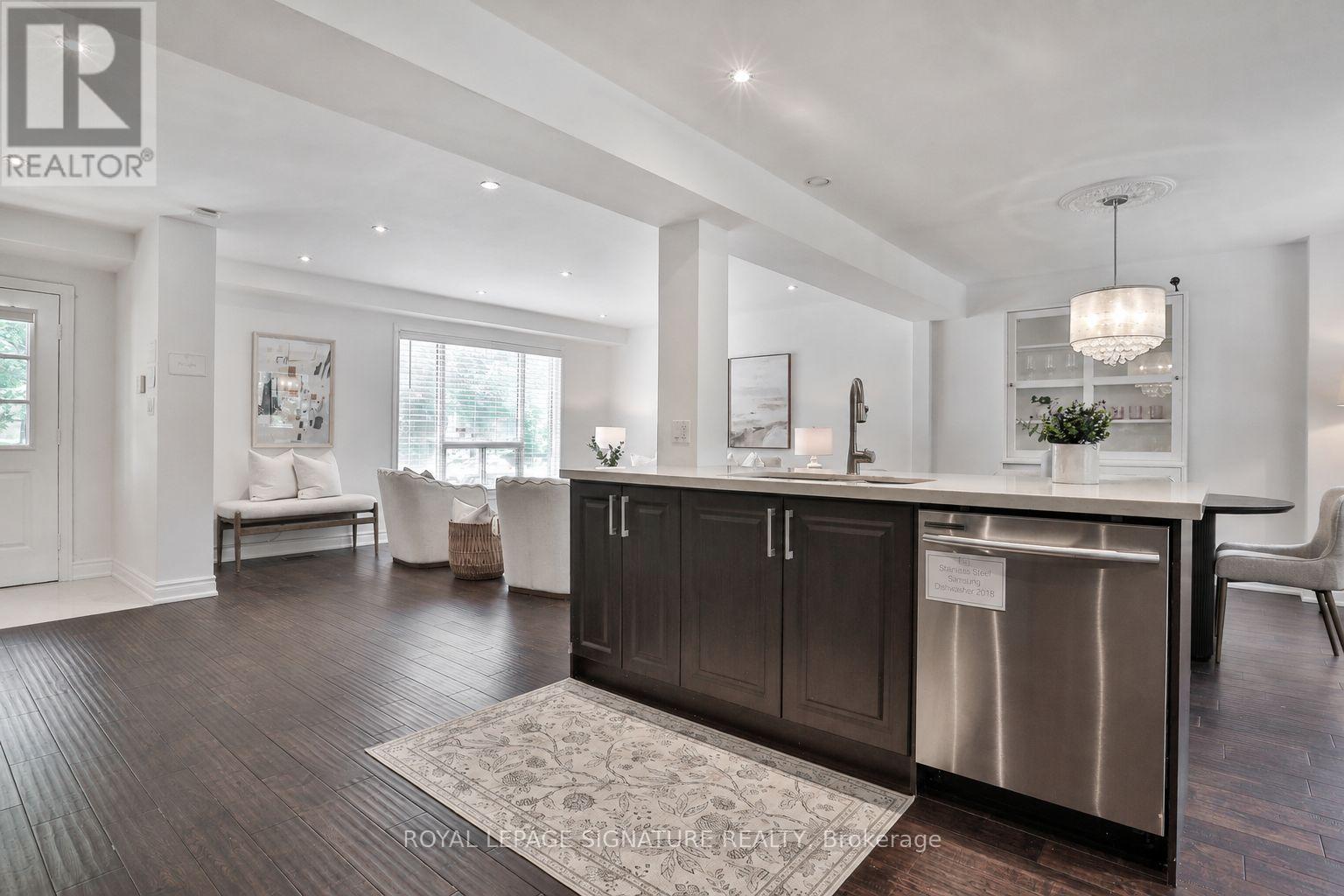 280 Gowan Avenue, Toronto, Ontario  M4J 2K6 - Photo 11 - E13434786