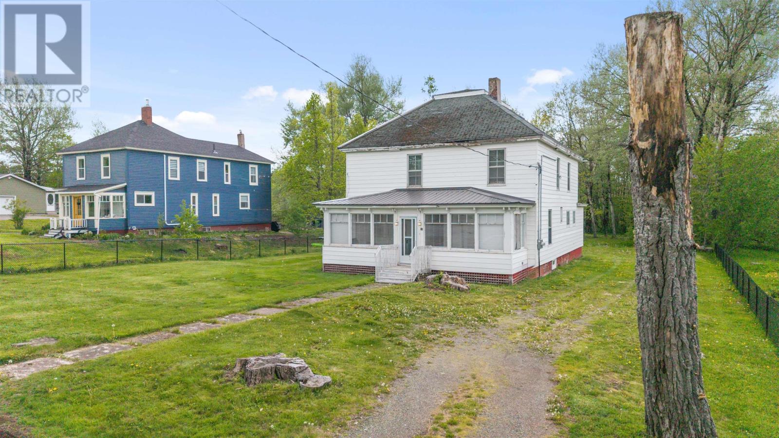 15 Mcdougal Street, Springhill, Nova Scotia  B0M 1X0 - Photo 2 - 202612814