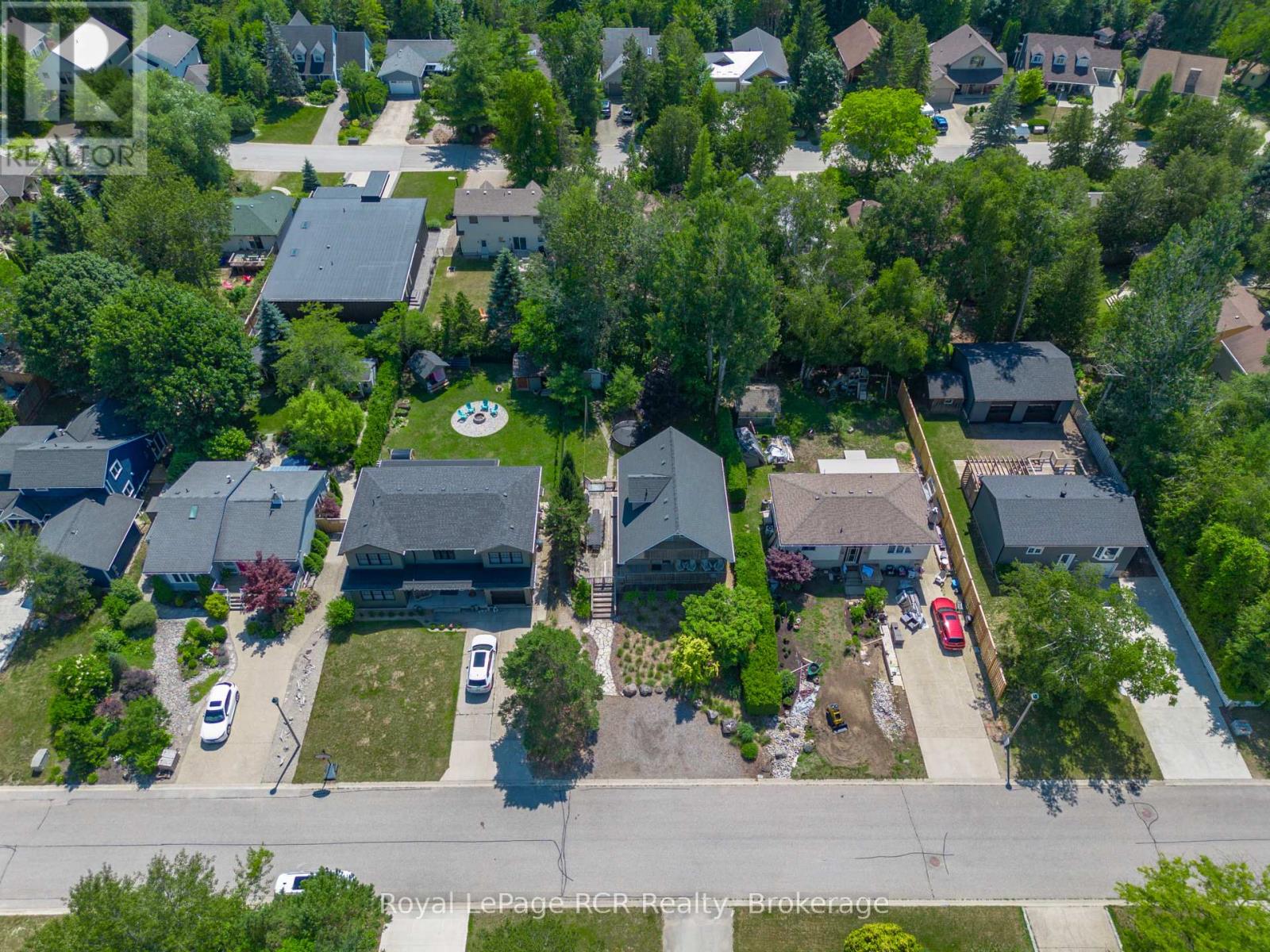 243 Island Street, Saugeen Shores, Ontario  N0H 2L0 - Photo 2 - X13640466