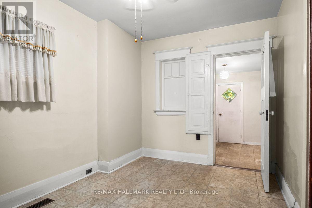 511 Northcliffe Boulevard, Toronto, Ontario  M6E 3L4 - Photo 13 - C13640266