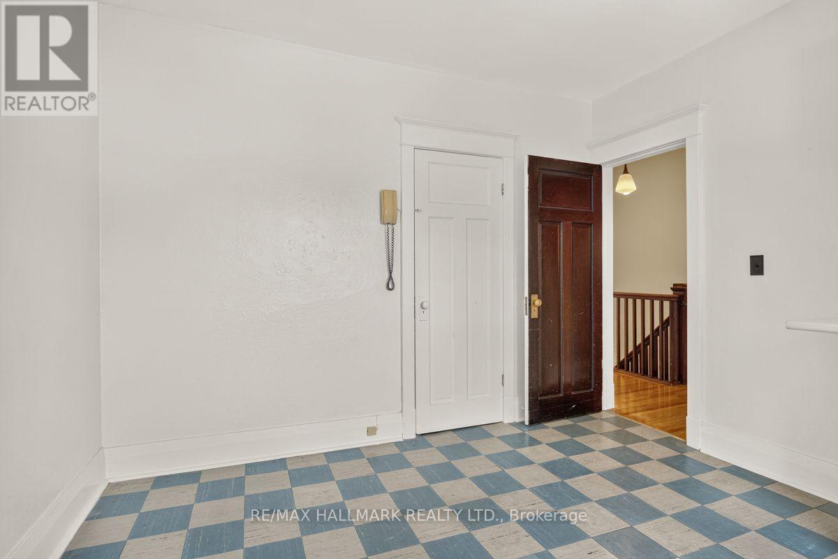 511 Northcliffe Boulevard, Toronto, Ontario  M6E 3L4 - Photo 20 - C13640266