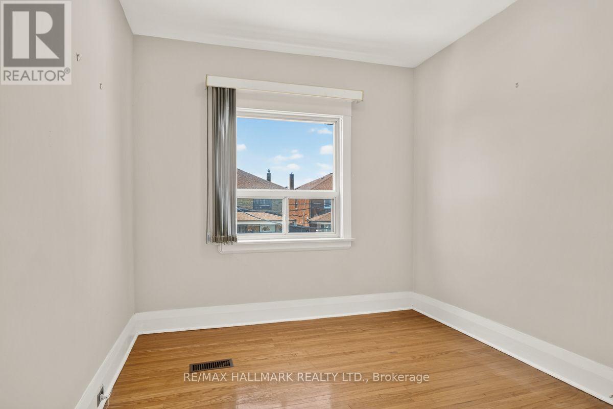 511 Northcliffe Boulevard, Toronto, Ontario  M6E 3L4 - Photo 21 - C13640266