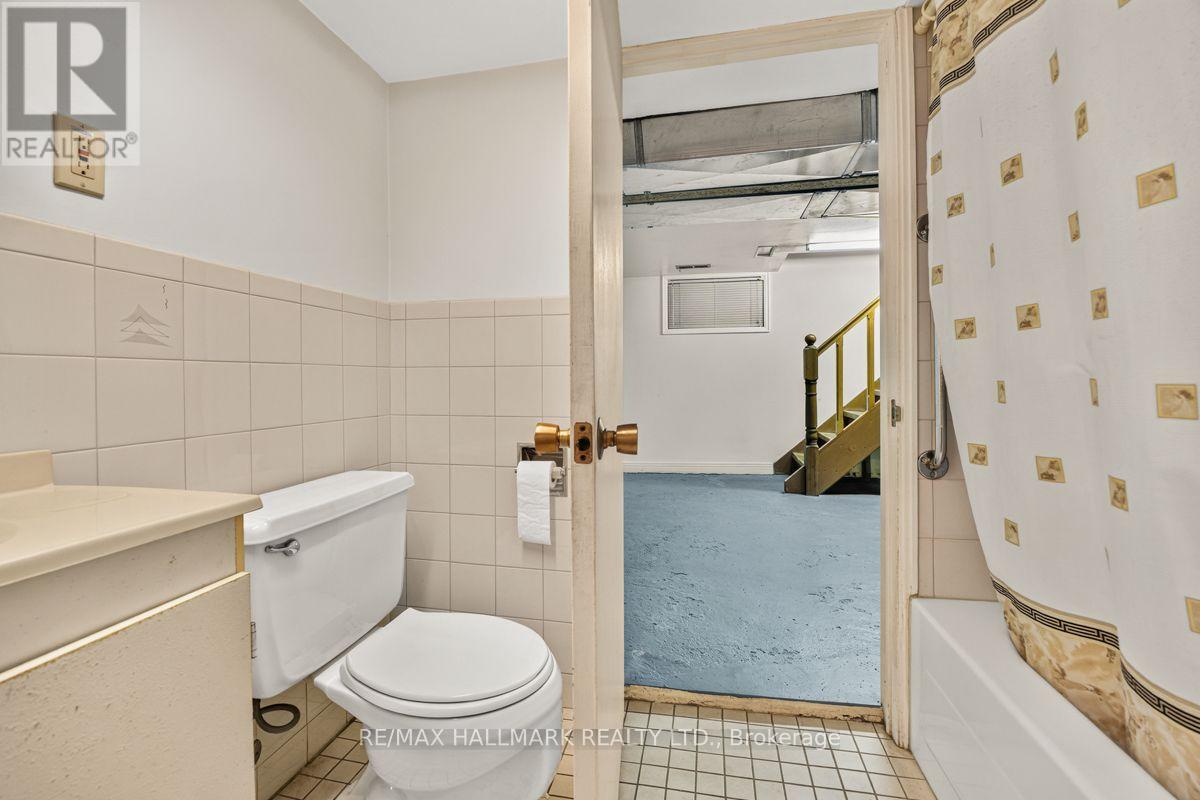 511 Northcliffe Boulevard, Toronto, Ontario  M6E 3L4 - Photo 30 - C13640266