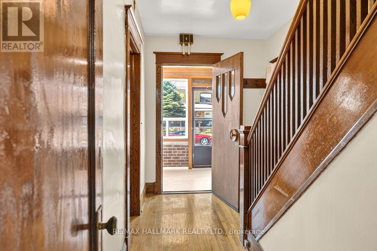 511 Northcliffe Boulevard, Toronto, Ontario  M6E 3L4 - Photo 6 - C13640266