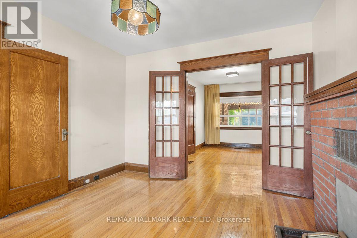 511 Northcliffe Boulevard, Toronto, Ontario  M6E 3L4 - Photo 9 - C13640266